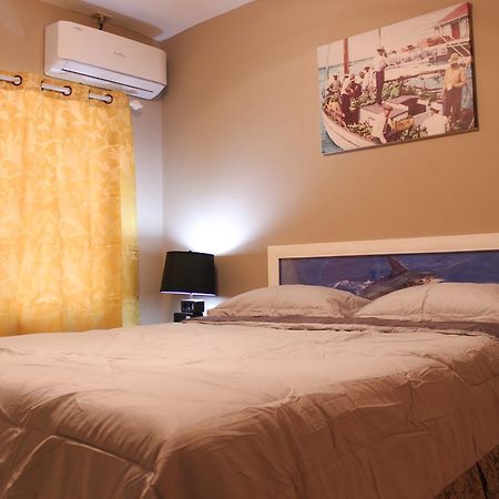 Hibiscus Inn Hotel Nassau Eksteriør billede